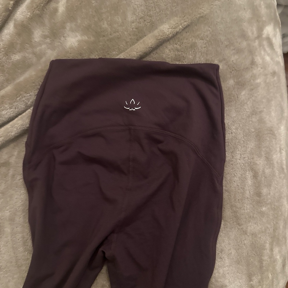 Beyond yoga maroon plum workout yoga set - Picture 5 of 8